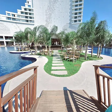 Grand Sapphire And Casino Apartman